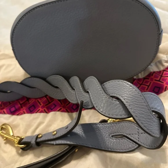 Tory Burch Miller leather Bucket Bag - Picture 7 of 11